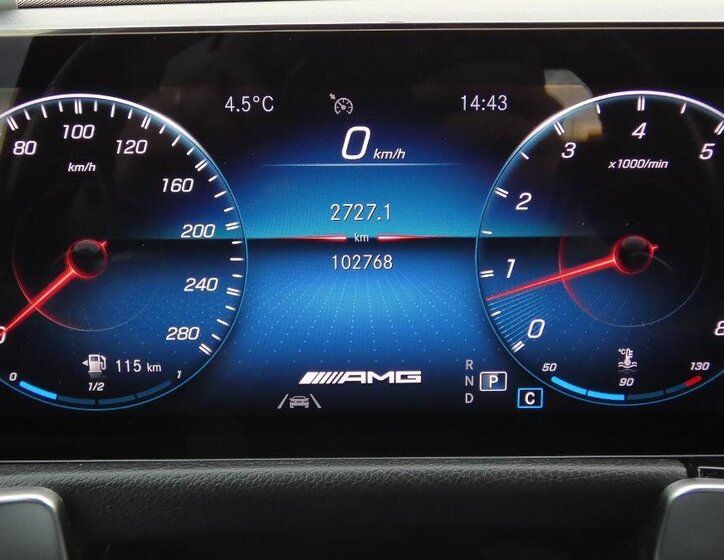 Mercedes-Benz GLB 13