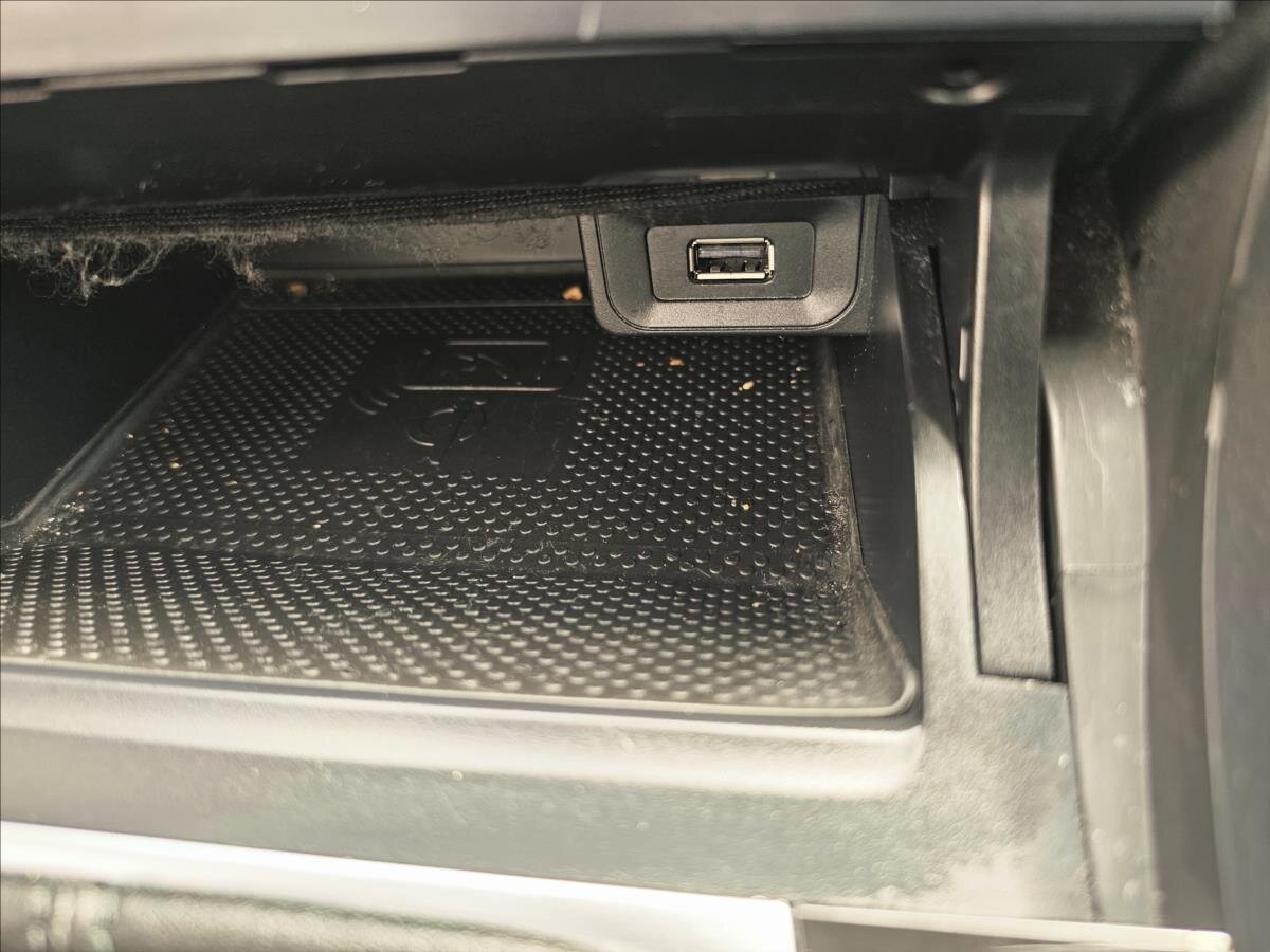 Volkswagen Golf Kombi 2,0 l 110 kw