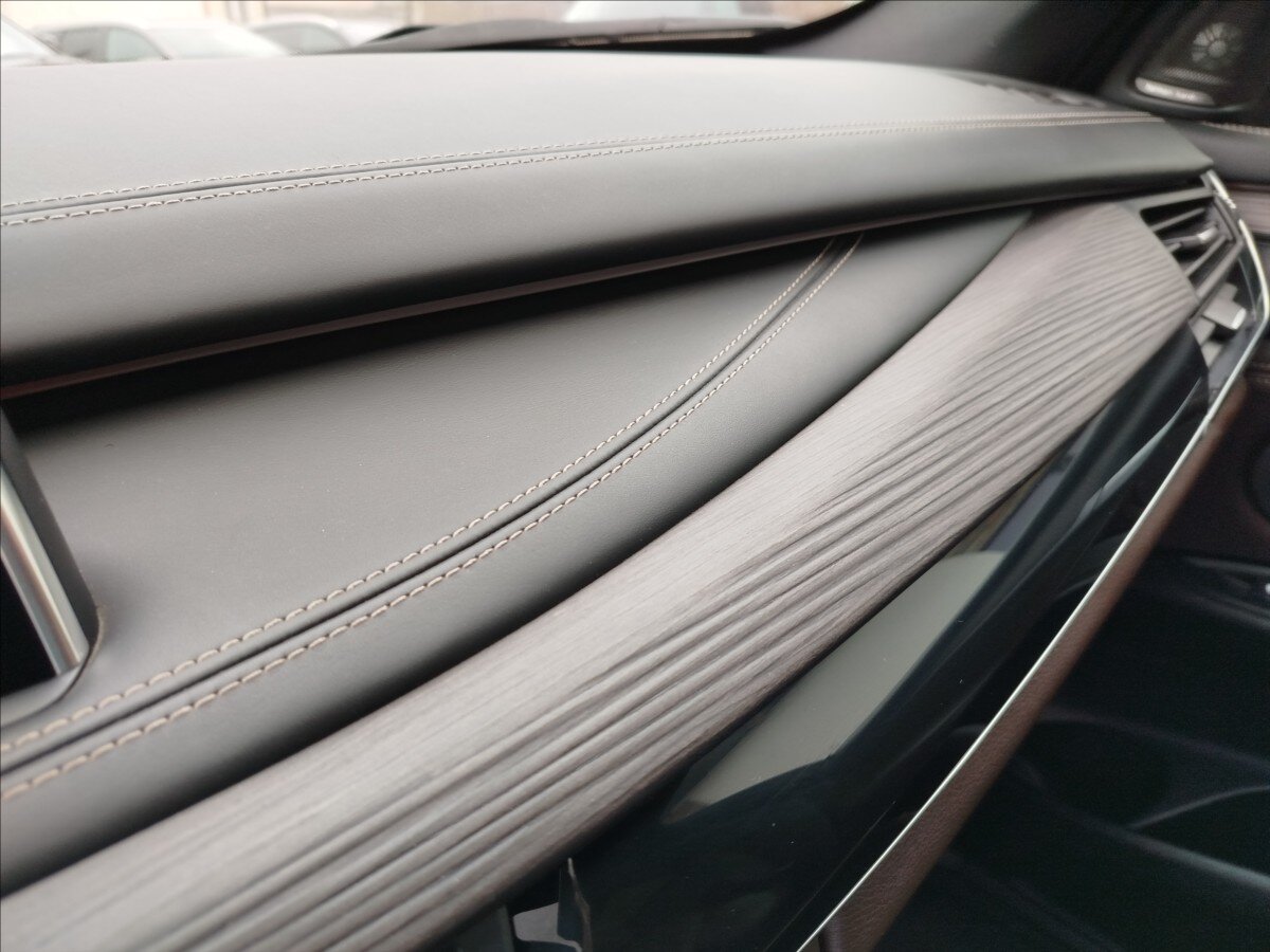 BMW X5 SUV 3,0 l 280 kw