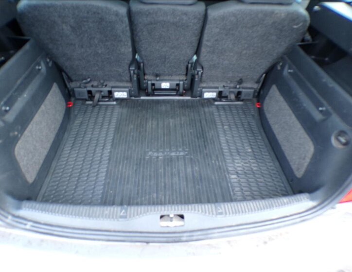 Škoda Roomster Kombi 1,4 l 63 kw