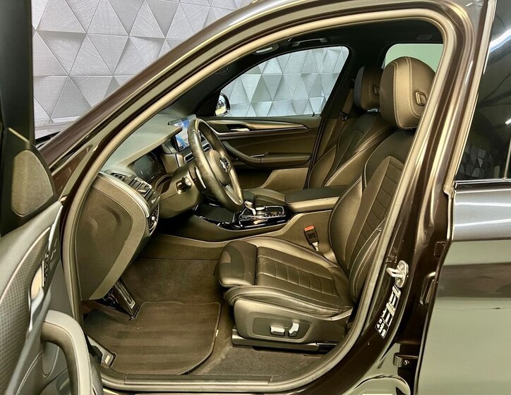 BMW X3 SUV / Terénní 2,0 l 140 kw