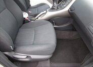 Toyota Auris Hatchback 1,4 l 66 kw