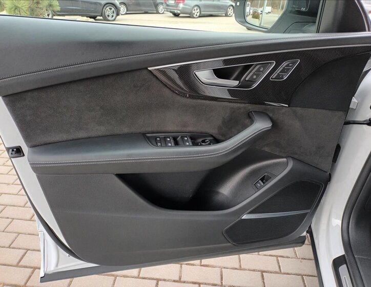Audi SQ8 SUV / Terénní 4,0 l 320 kw