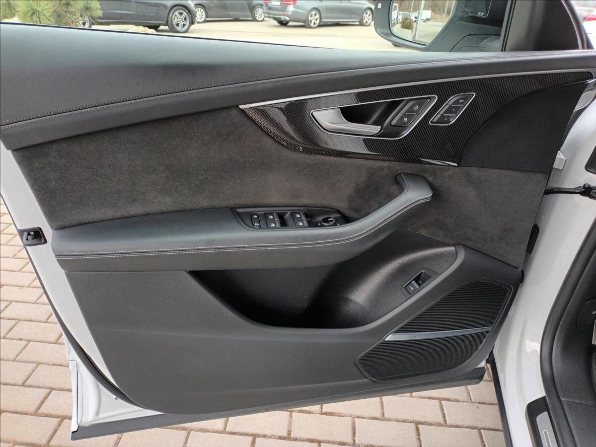 Audi SQ8 SUV / Terénní 4,0 l 320 kw