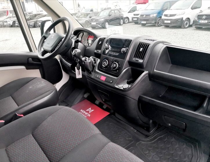 Peugeot Boxer 8