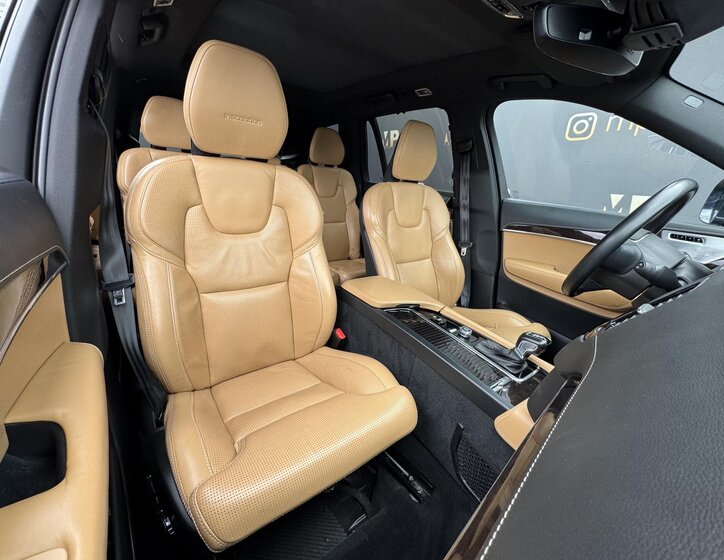 Volvo XC90 SUV / Terénní 2,0 l 173 kw