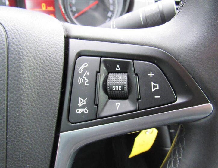 Opel Insignia Sedan / Limuzína 2,0 l 118 kw