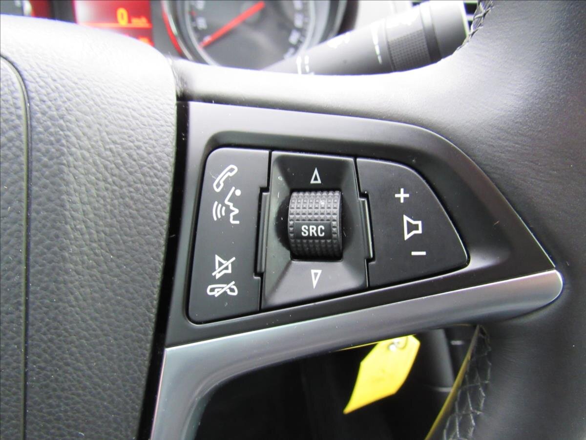 Opel Insignia Sedan / Limuzína 2,0 l 118 kw