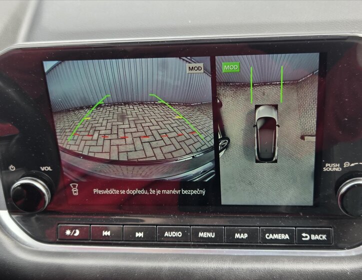 Nissan Qashqai SUV / Terénní 1,3 l 116 kw