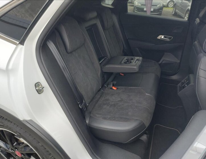 DS Automobiles DS7 Crossback SUV / Terénní 1,6 l 133 kw