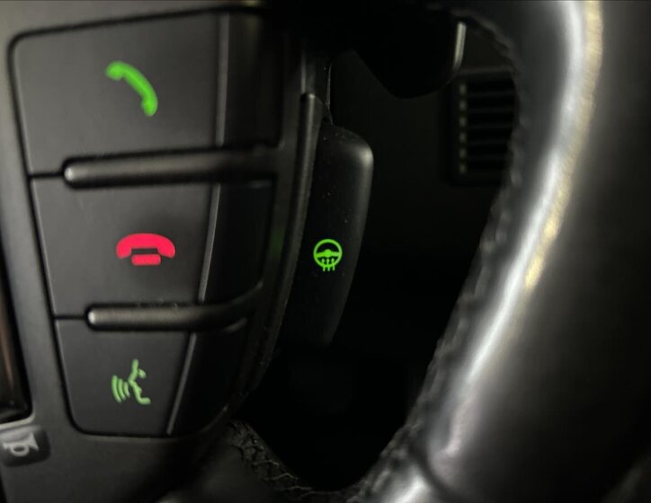 Land Rover Discovery 16