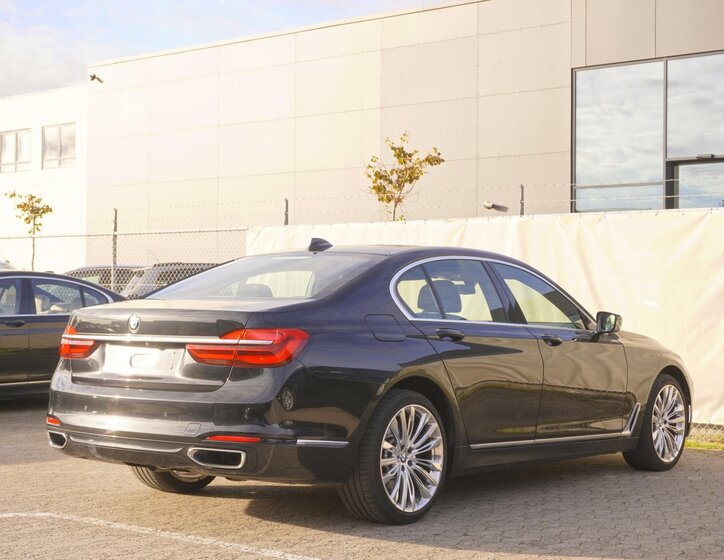 BMW Řada 7 5