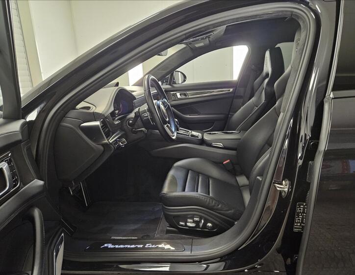 Porsche Panamera 9