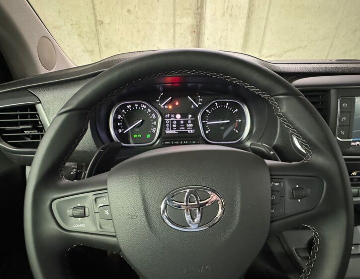 Toyota ProAce Verso 16