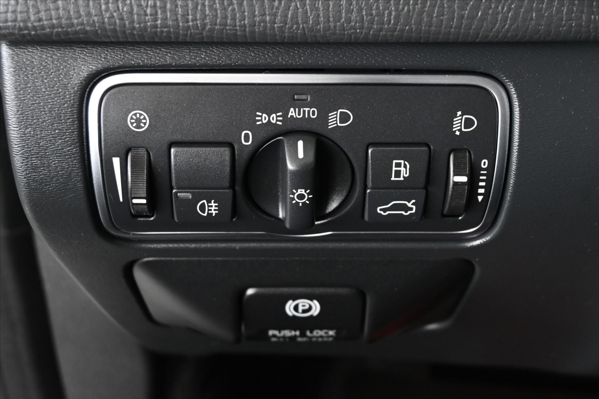 Volvo XC60 SUV / Terénní 2,4 l 133 kw