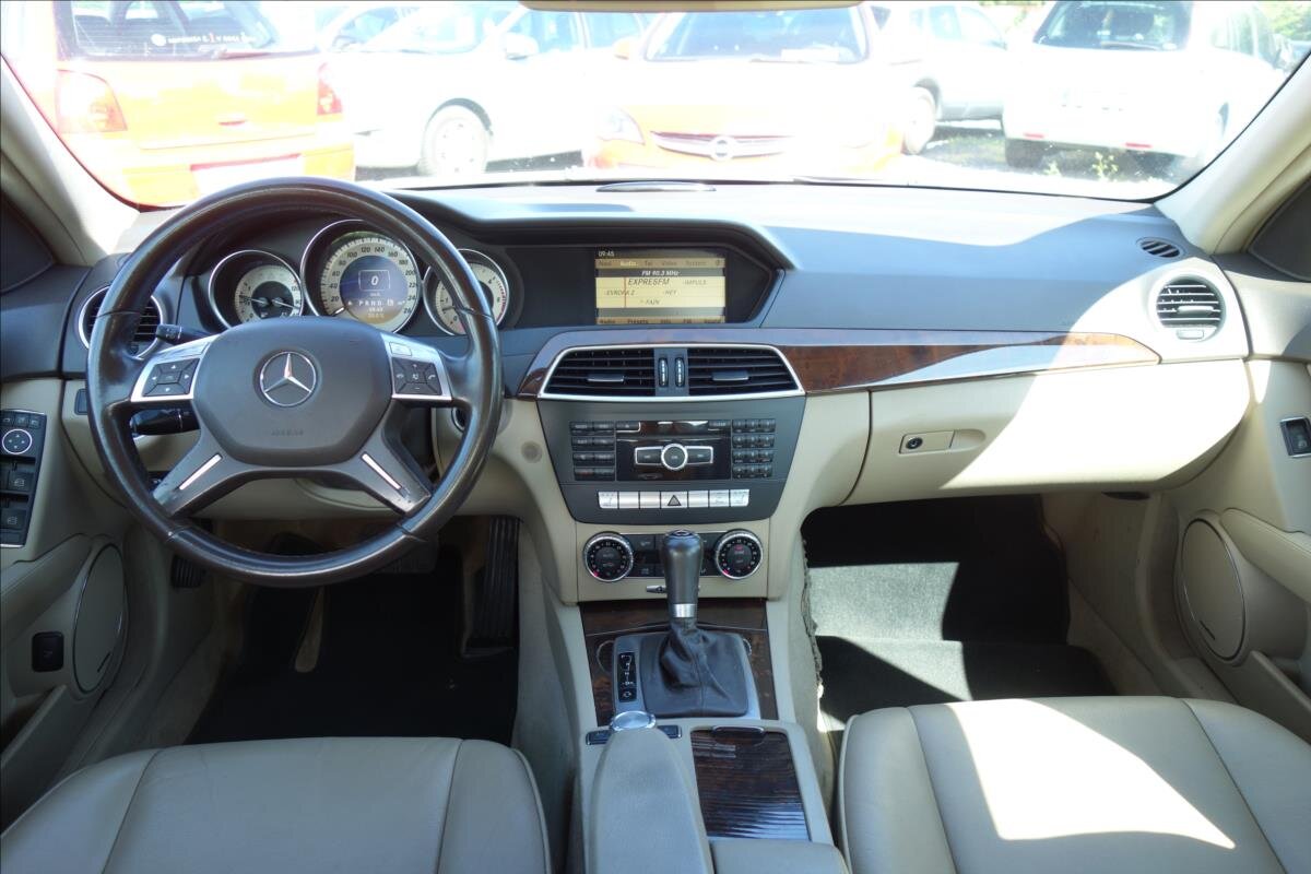 Mercedes-Benz Třídy C Sedan 3,0 l 170 kw