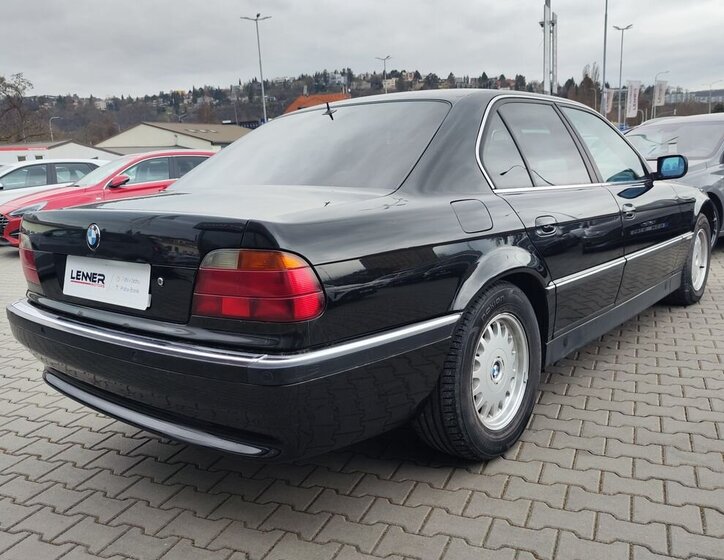 BMW Řada 7 Sedan / Limuzína 2,8 l 142 kw