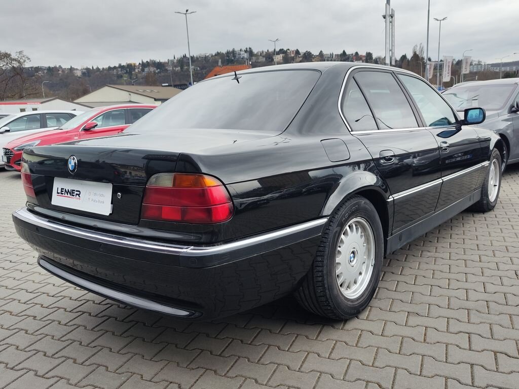 BMW Řada 7 Sedan / Limuzína 2,8 l 142 kw
