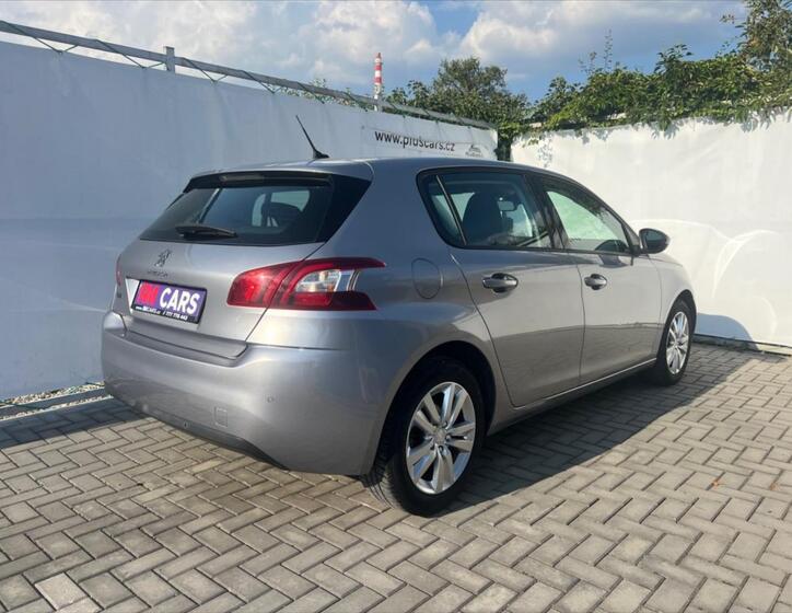 Peugeot 308 4