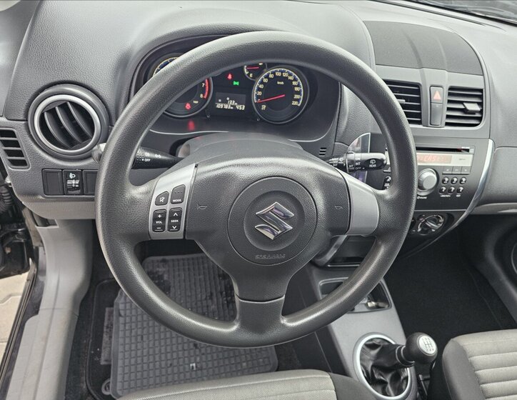 Suzuki SX4 11