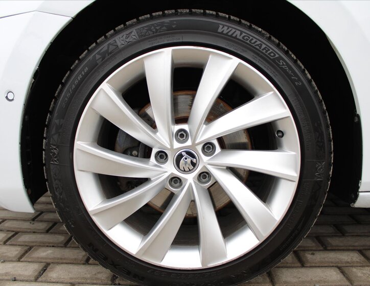 Škoda Superb Liftback 2,0 l 110 kw