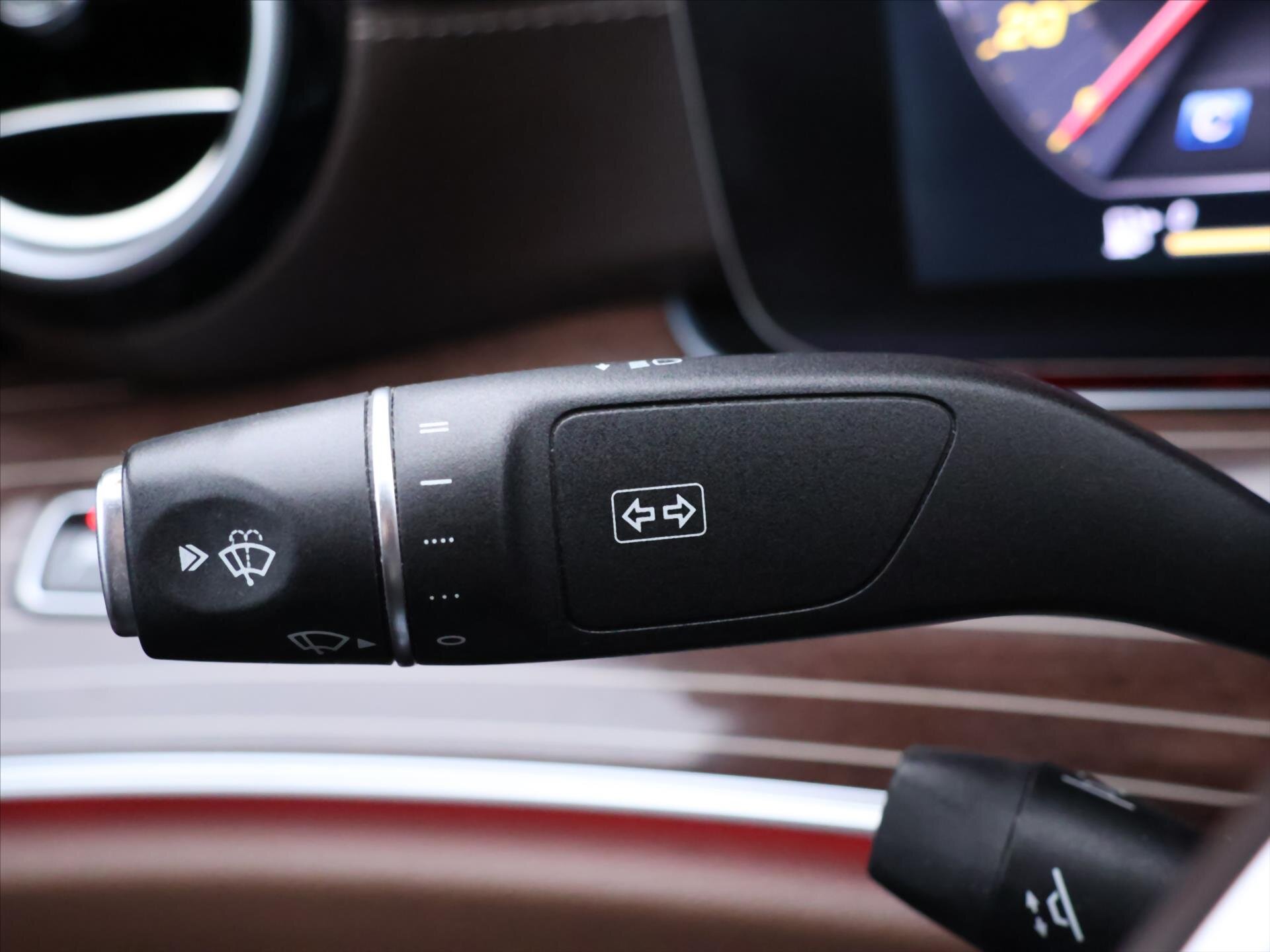 Mercedes-Benz Třídy E Sedan 2,0 l 135 kw