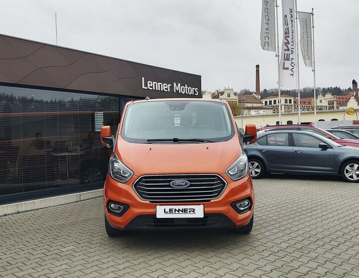 Ford Tourneo Custom 2