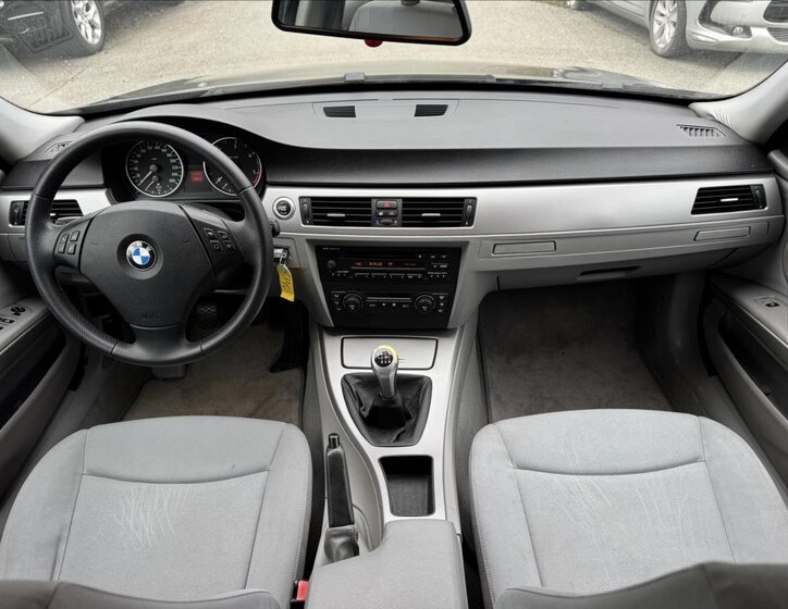 BMW Řada 3 Kombi 2,0 l 120 kw