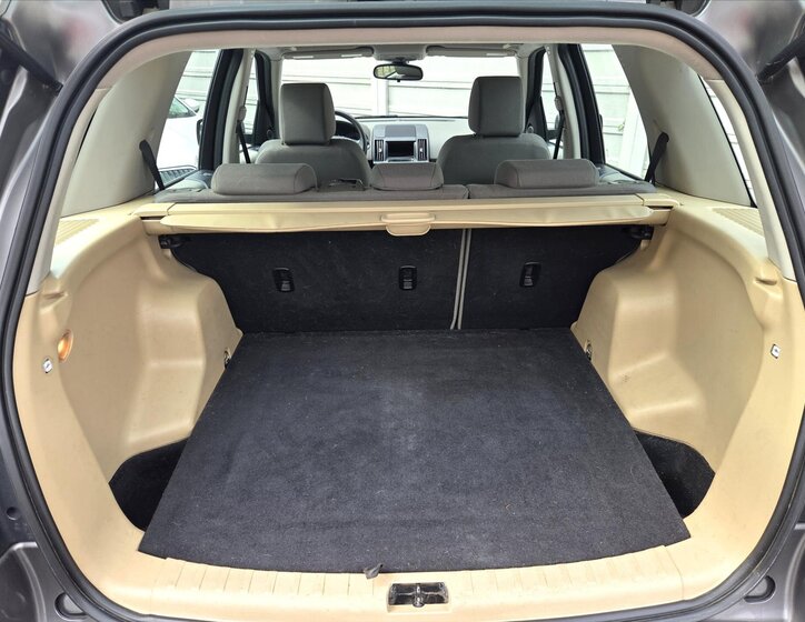 Land Rover Freelander SUV / Terénní 2,2 l 118 kw