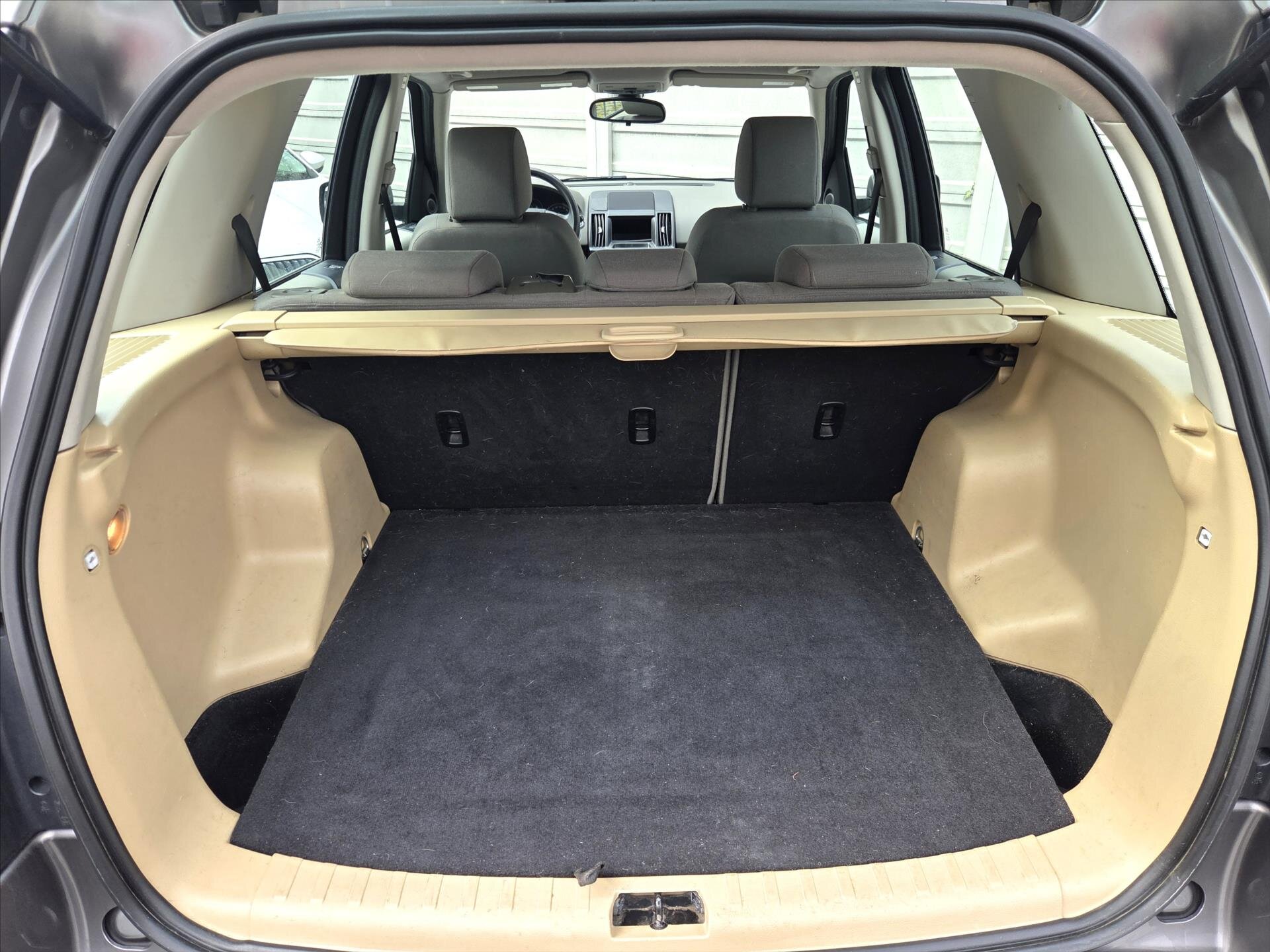 Land Rover Freelander SUV / Terénní 2,2 l 118 kw