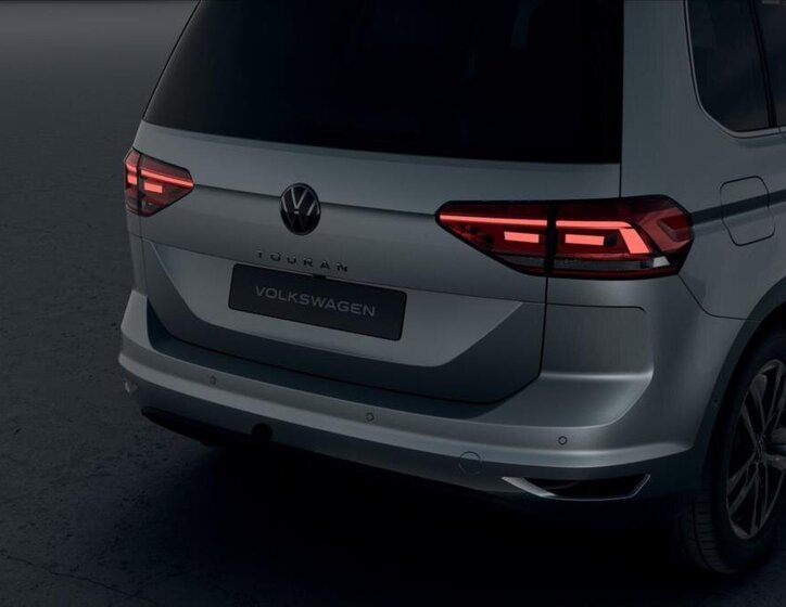 Volkswagen Touran 8