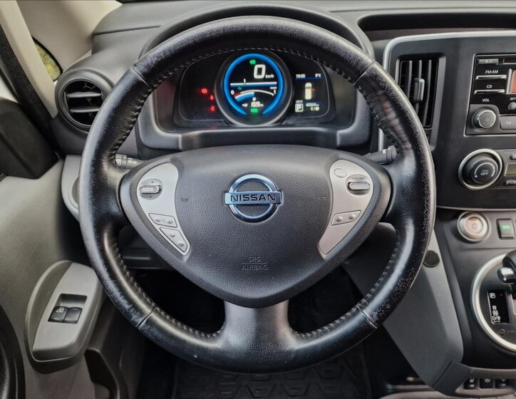 Nissan e-NV200 24