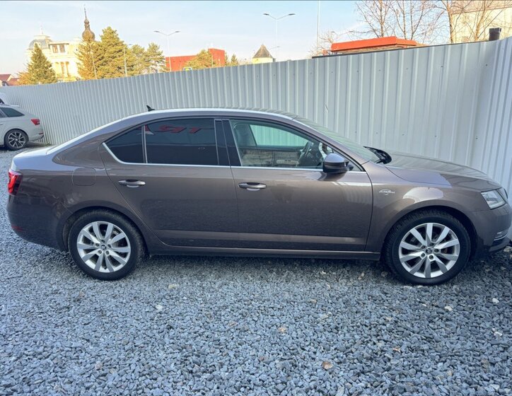 Škoda Octavia 14