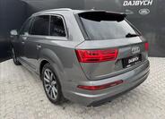 Audi Q7 6