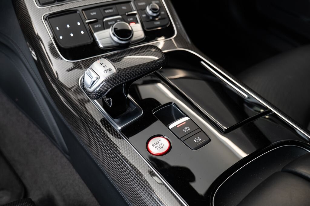 Audi S8 Sedan / Limuzína 4,0 l 382 kw