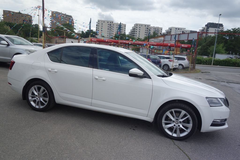 Škoda Octavia Sedan / Limuzína 2,0 l 110 kw