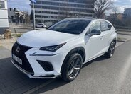 Lexus NX 300h CUV / Crossover 2,5 l 145 kw
