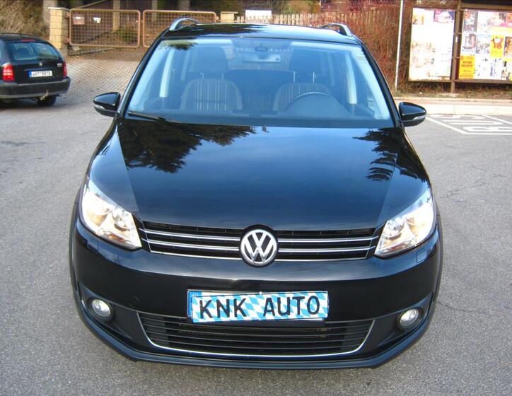 Volkswagen Touran 1