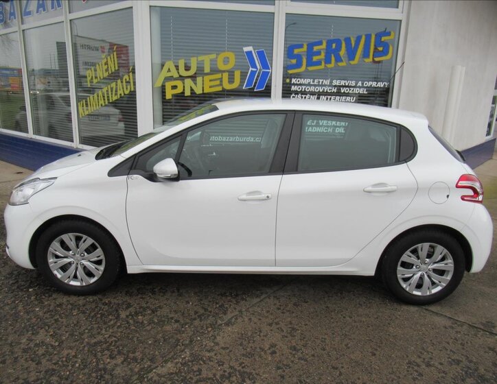 Peugeot 208 Hatchback 1,2 l 60 kw