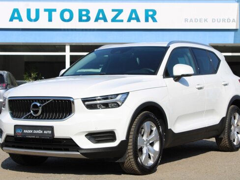 Volvo XC40 SUV / Terénní 2,0 l 140 kw
