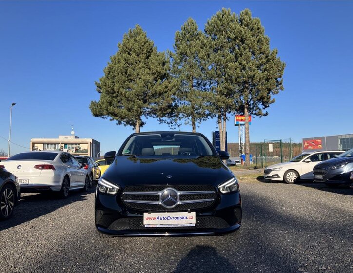 Mercedes-Benz Třídy B Hatchback 1,3 l 100 kw