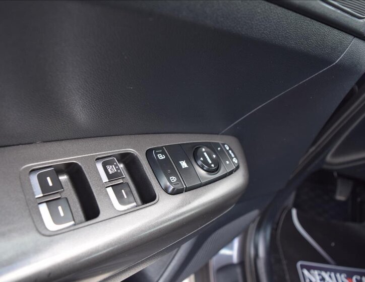 KIA Sportage SUV 2,0 l 100 kw