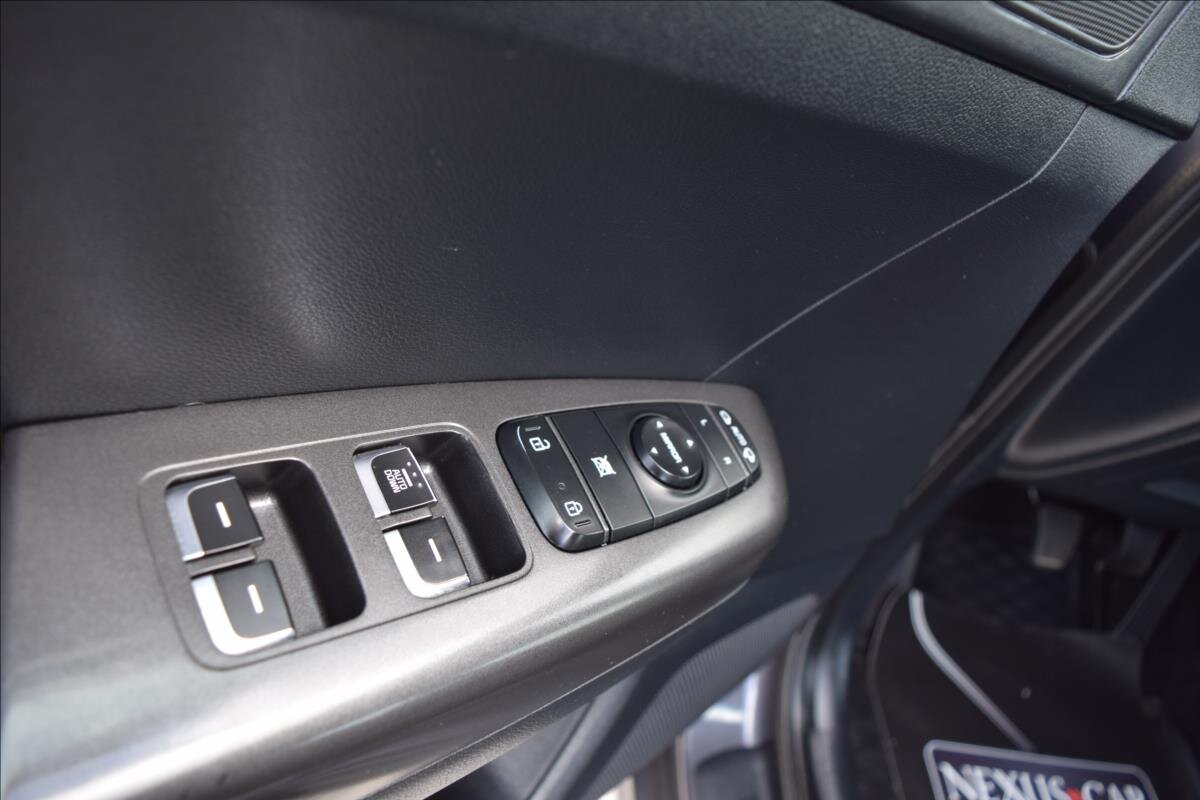 KIA Sportage SUV 2,0 l 100 kw