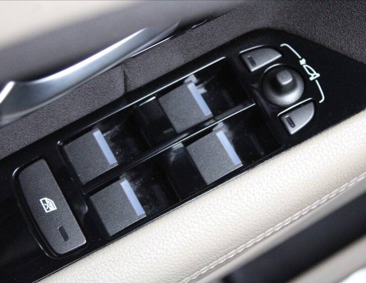 Land Rover Range Rover Evoque SUV / Terénní 2,0 l 177 kw