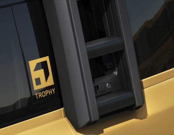 Land Rover Defender 14