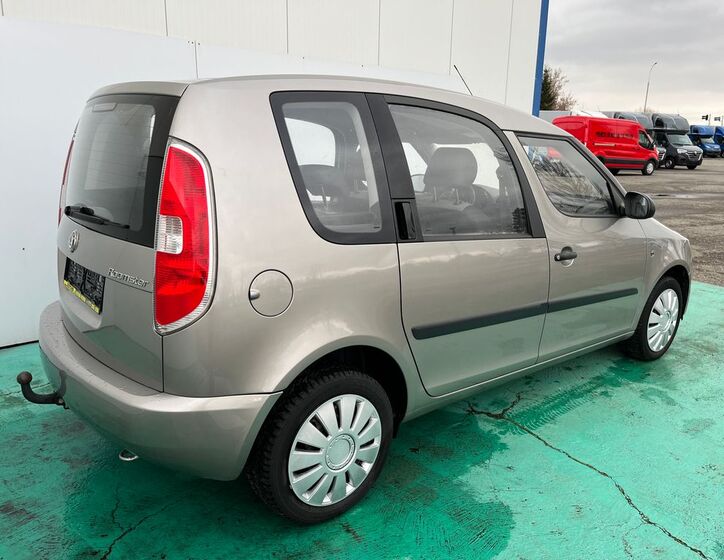 Škoda Roomster 2