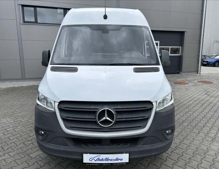 Mercedes-Benz Sprinter 2