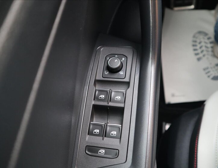 Volkswagen T-Roc CUV 1,5 l 110 kw