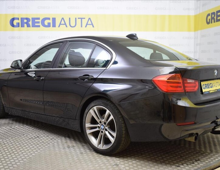 BMW Řada 3 Sedan / Limuzína 1,6 l 100 kw