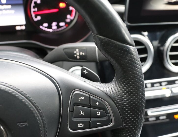 Mercedes-Benz GLC SUV / Terénní 3,0 l 270 kw